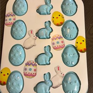 Celebrate It Easter Silicone Mold - Blue, Yellow, White